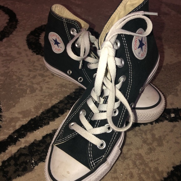 Converse Shoes - women’s black high top converse (size 6)